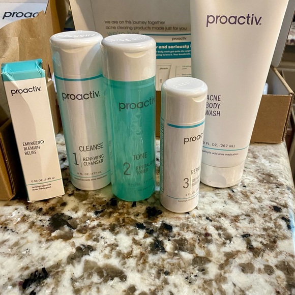 Proactiv skin Care Replenishment Kit! New in box! - Picture 2 of 7